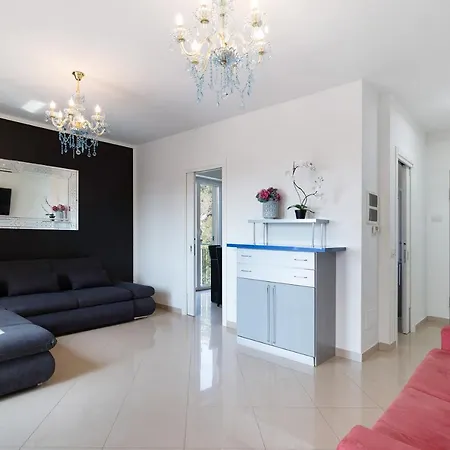 Eden Penthouse Apartment *